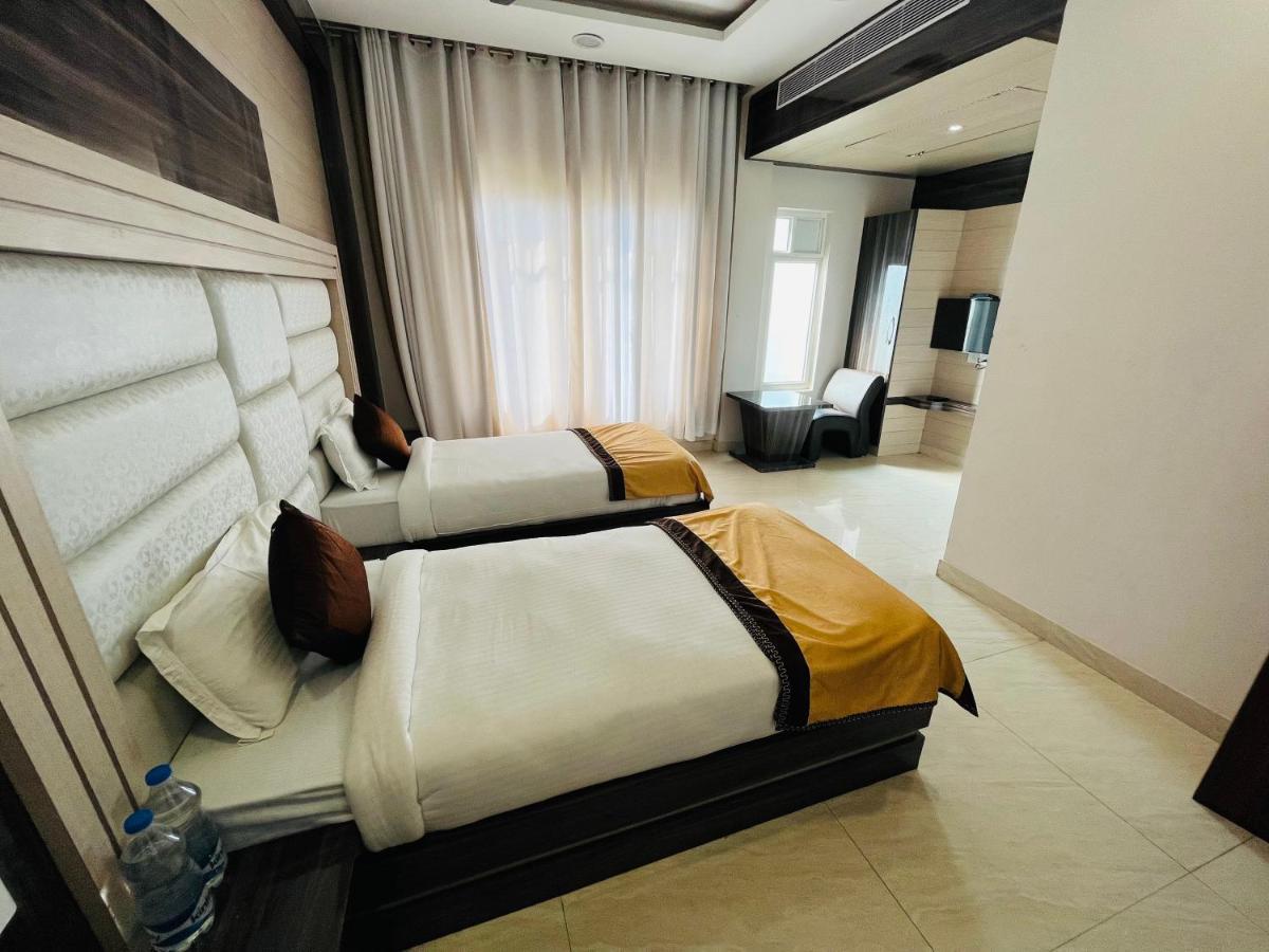 The Grand Lajja - All Staff Vaccinated Hotell Bahadrabad Exteriör bild
